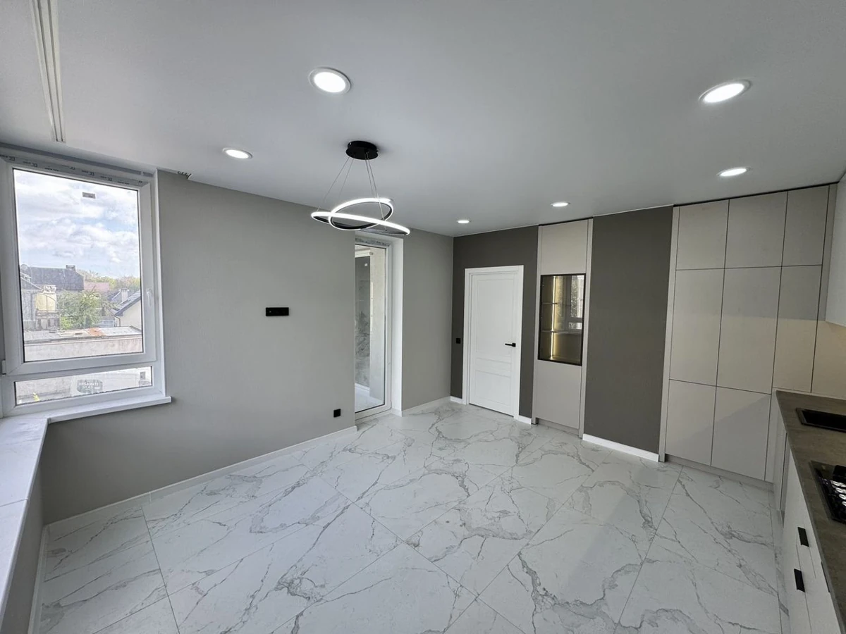 Трехкомнатная квартира в ЖК «Альпы»